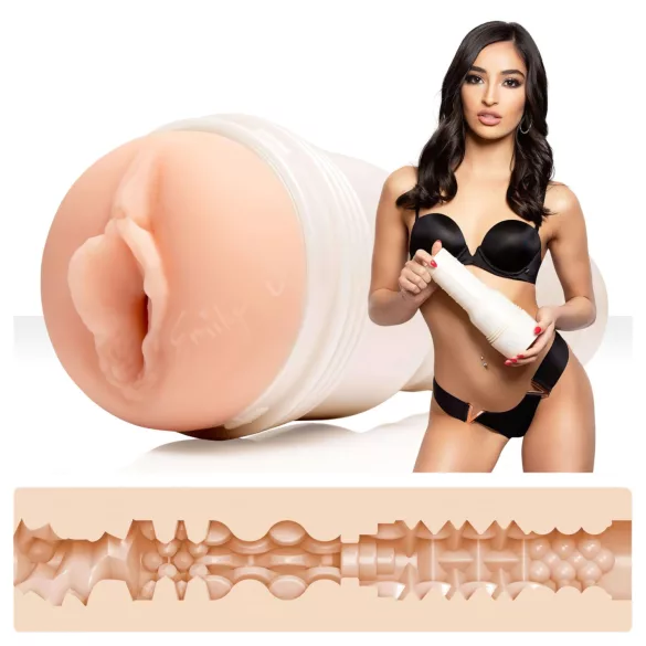 Fleshlight Emily Willis Squirt - lifelike vagina masturbator (natural)